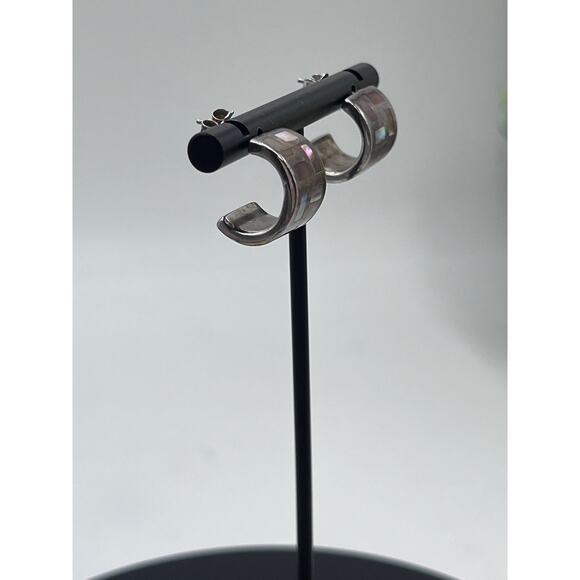 Vintage Sterling Silver 925 Inlaid Mother of Pearl Half Hoop Huggie Earrings - Picture 3 of 11